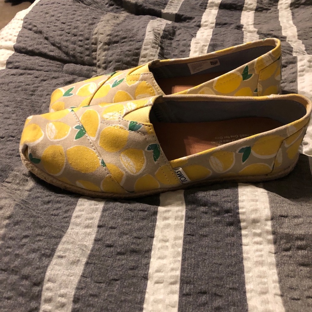 Lemon Toms Size 8.5